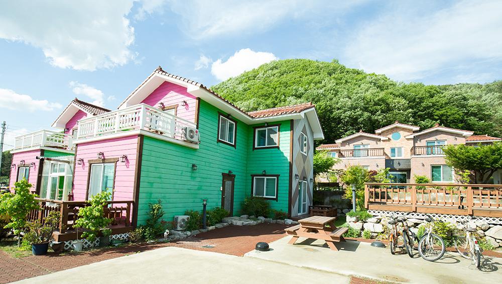 Utopia Pension Gyeongju Ngoại thất bức ảnh